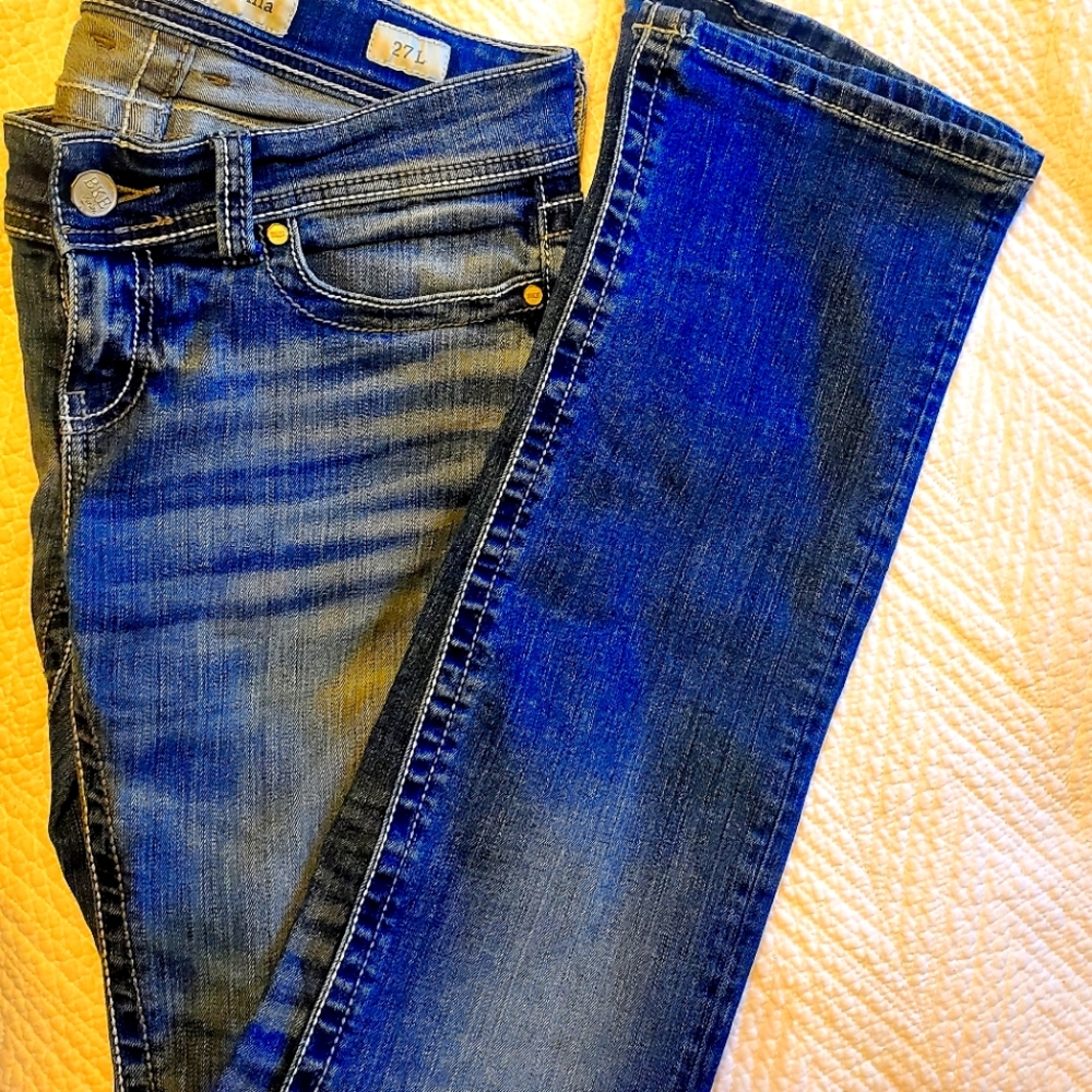 Buckle Jeans